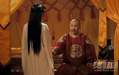 妃子侍寝皇帝：13岁就临幸宫女