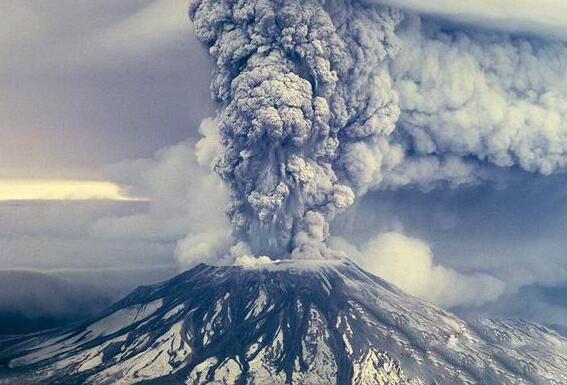 最危险的火山，圣海伦斯火山(57人因此丧命)